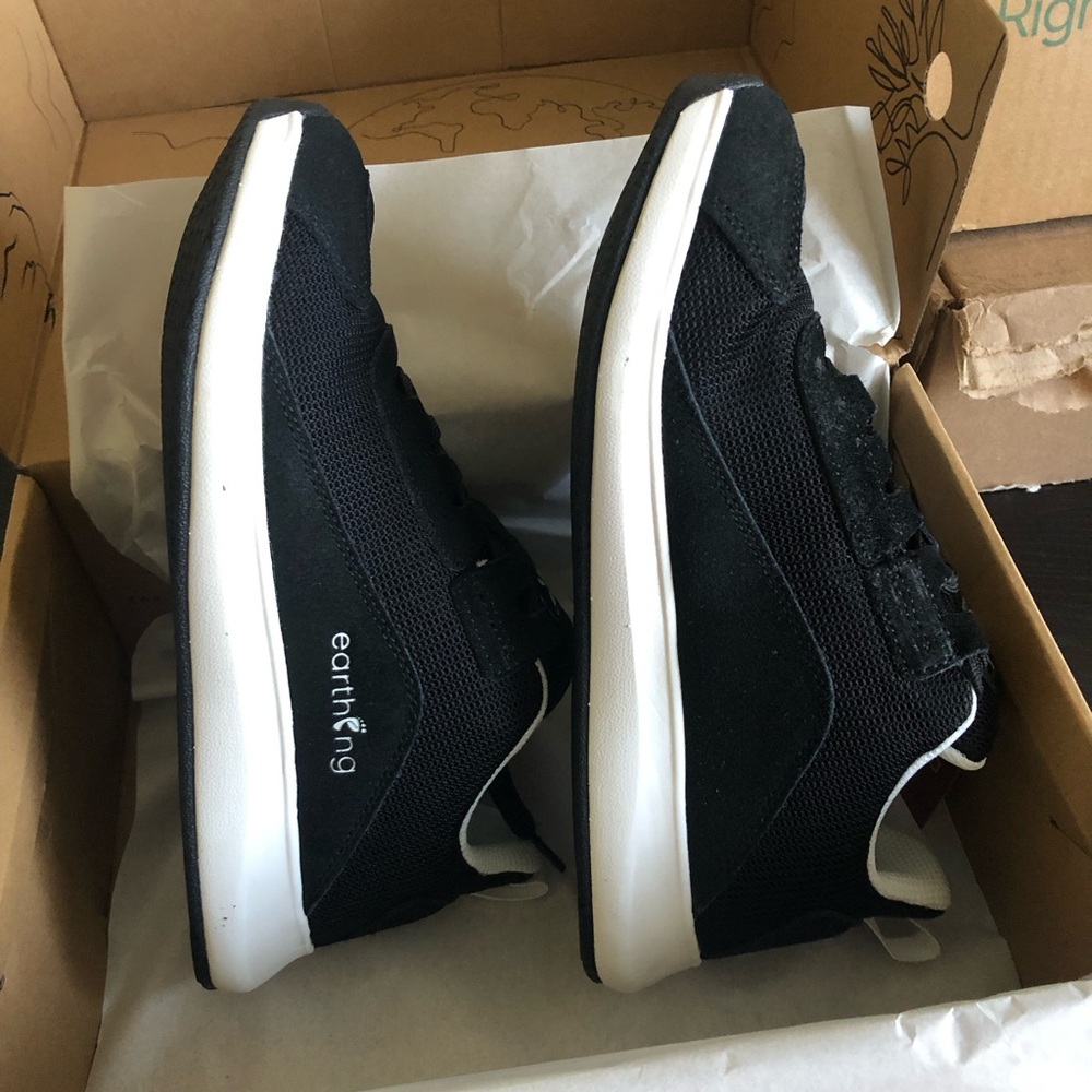 Earthing Sedona Black and White Grounding Sneakers NWT